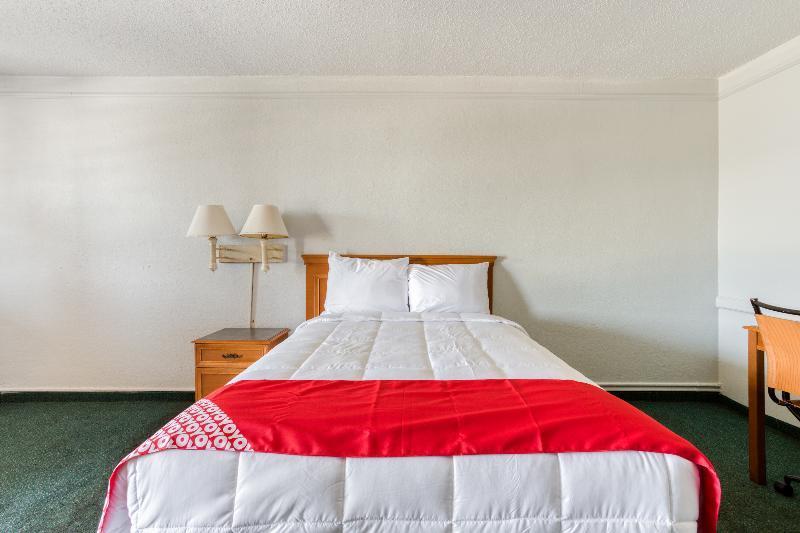 Hemp South Hotel 2*